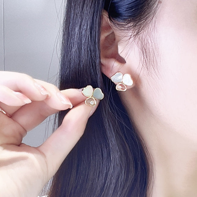 HAPPY WING MOP EARRINGS 1 DIAMOND