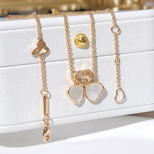 HAPPY WING NECKLACE MOP 1 DIAMOND