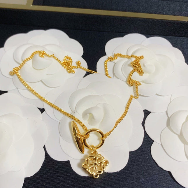 ANAGRAM PEDANT GOLD NECKLACE