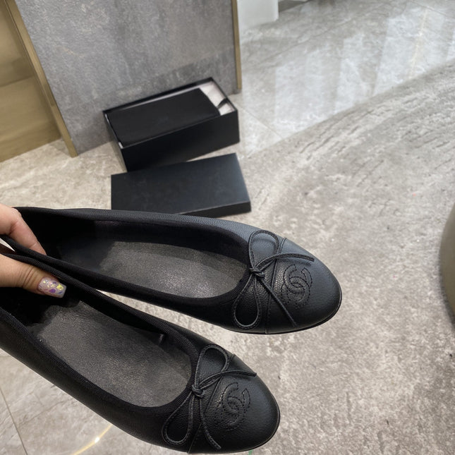 FLATS BLACK GRAINED CALFSKIN