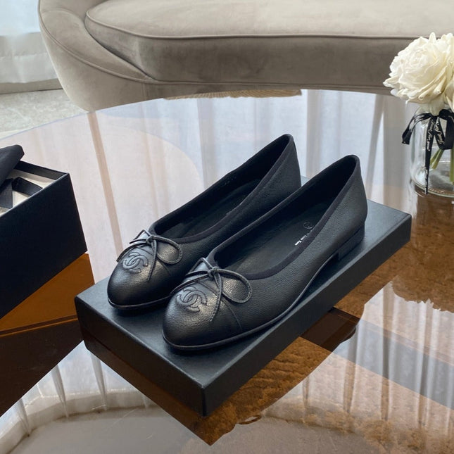 FLATS BLACK GRAINED CALFSKIN