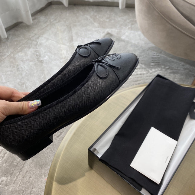 FLATS BLACK GRAINED CALFSKIN
