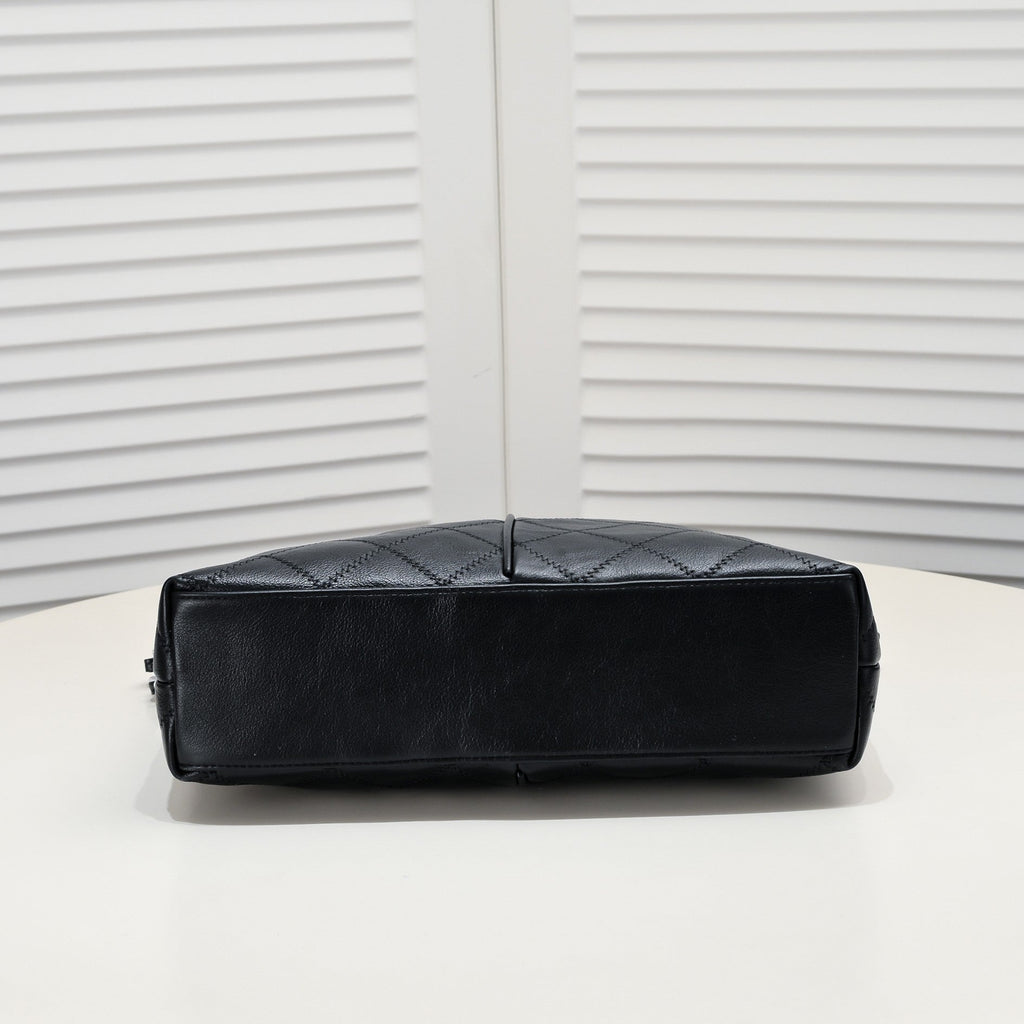CLASSIC BLACK SILVER ARMPIT TOTE 8061