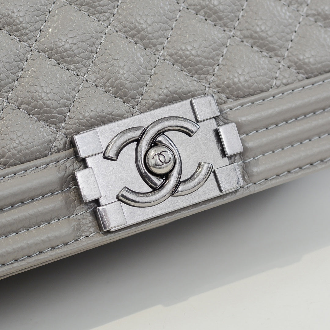 CAVIAR BOY BAG MEDIUM 67086 GREY
