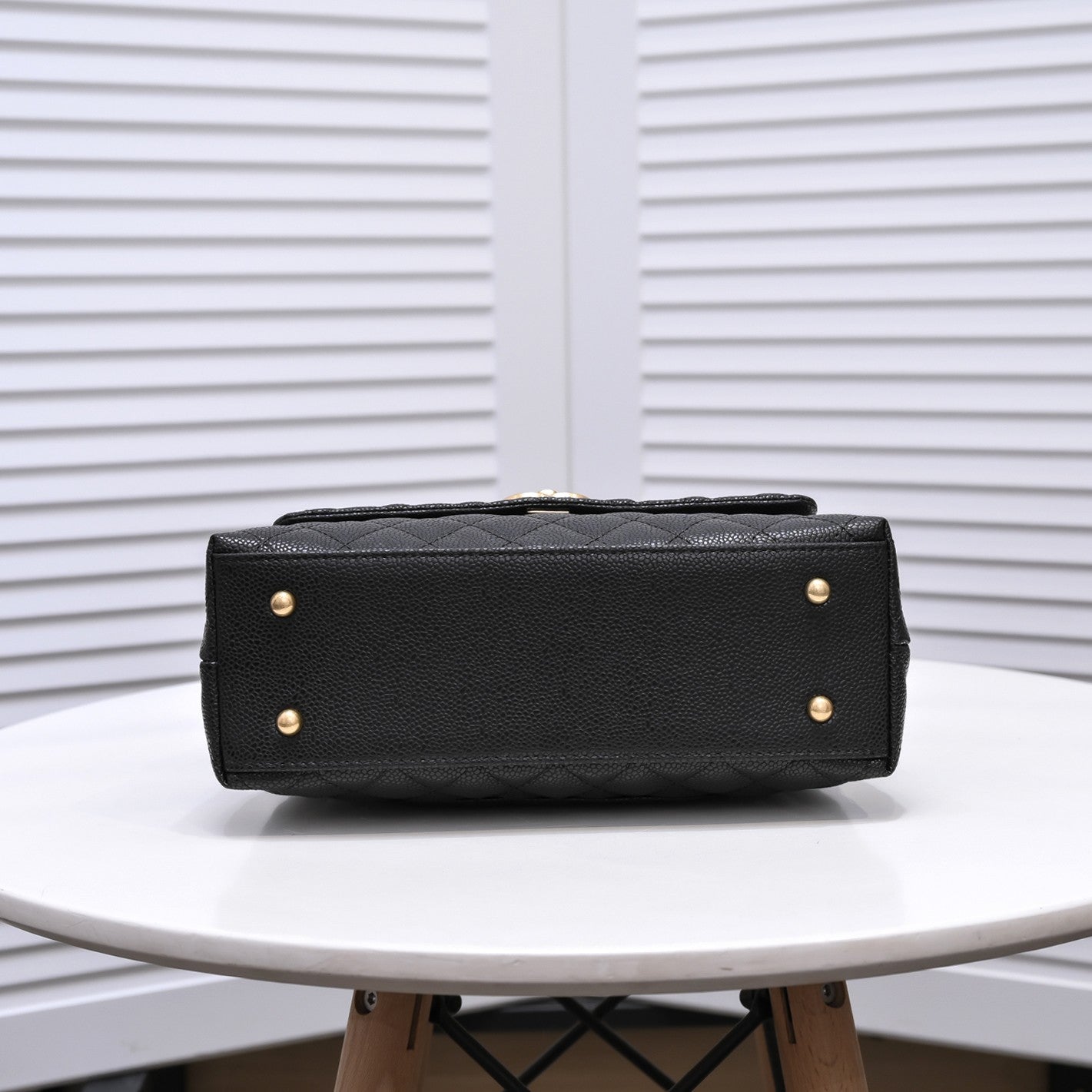 QUILTED CAVIAR 26CM 92991 BLACK