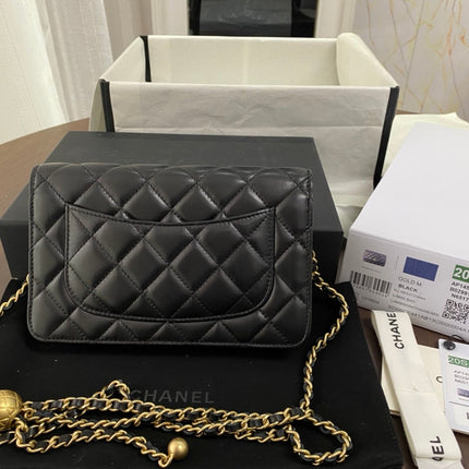 CLASSIC WOC 19CM BLACK LAMBSKIN GOLD HARDWARE