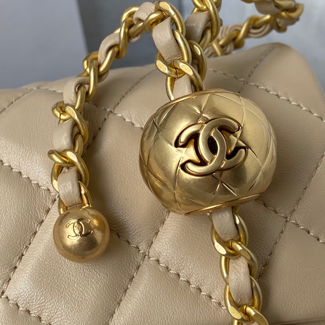 CHANEL 25S FLAP BAG 20 IN BEIGE LAMBSKIN WITH GOLD HARDWARE