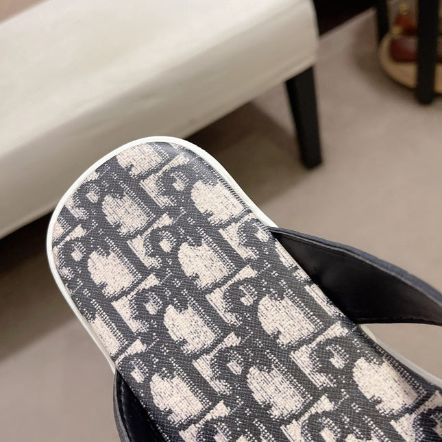 CD ALIAS THONG CROCODILE MOTIF BLACK AND BEIGE CALFSKIN