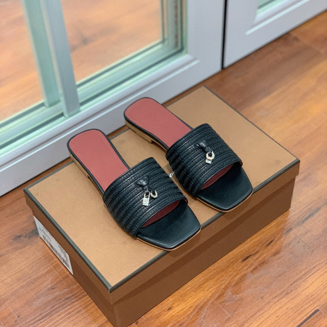 LP RAFFIA CHARMS FLATS SANDAL BLACK CALFSKIN