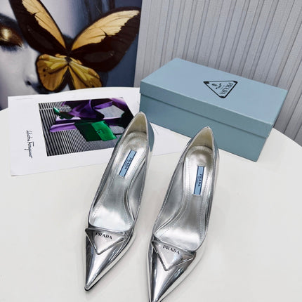 PRADA 26S POINTED TOE PUMPS STILETTO HEEL 95MM IN SILVER PATENT CALFSKIN LOGO