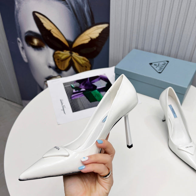 PRADA 26S POINTED TOE PUMPS STILETTO HEEL 95MM IN WHITE PATENT CALFSKIN LOGO