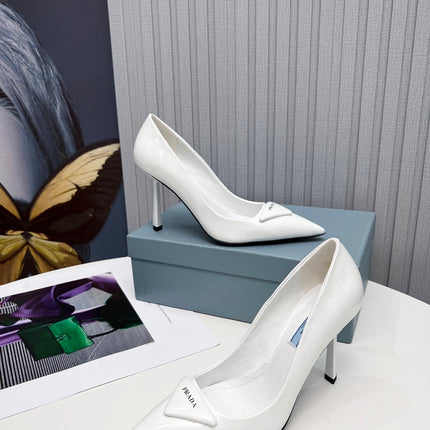 PRADA 26S POINTED TOE PUMPS STILETTO HEEL 95MM IN WHITE PATENT CALFSKIN LOGO