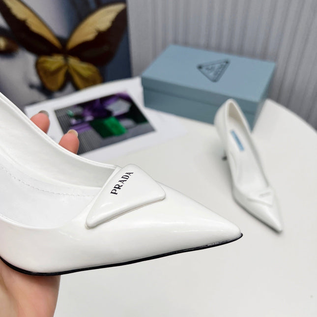 PRADA 26S POINTED TOE PUMPS STILETTO HEEL 95MM IN WHITE PATENT CALFSKIN LOGO