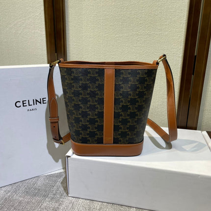 BUCKET 30 IN BLACK TRIOMPHE CANVAS AND RED BROWN CALFSKIN TRIM