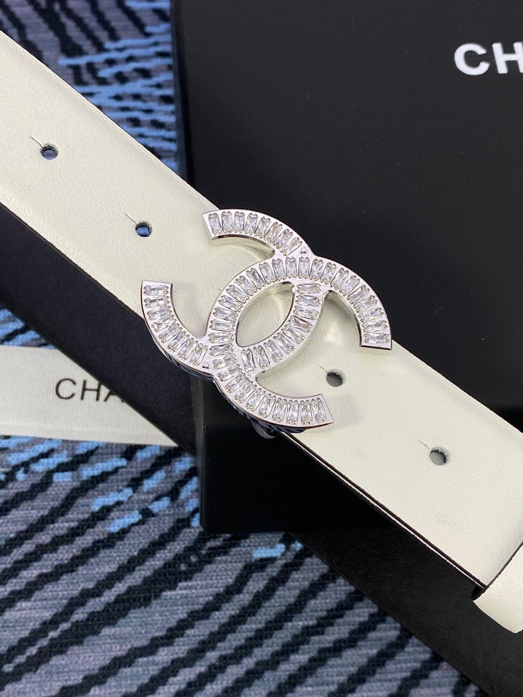 CC BELT 30 MM IN WHITE CALFSKIN 615098