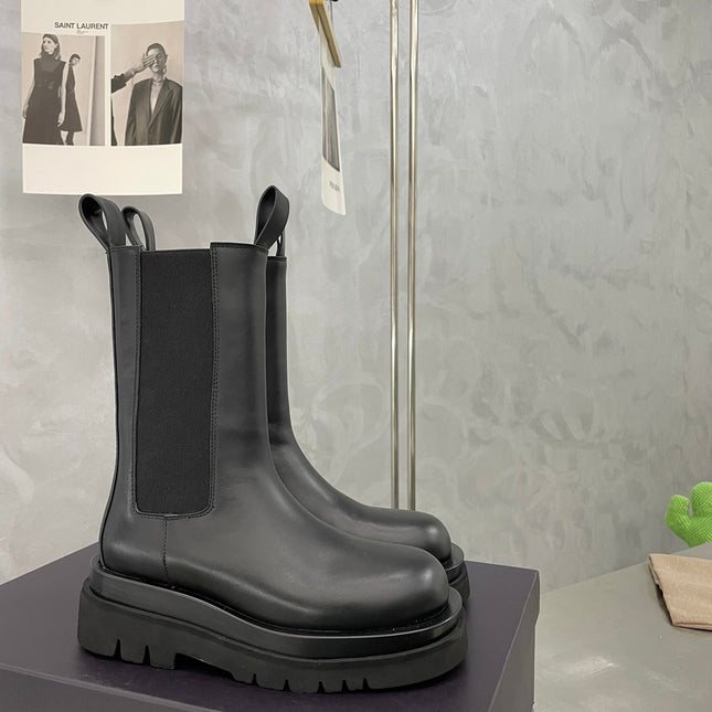 BV LUG CHELSEA BOOT IN BLACK CALFSKIN