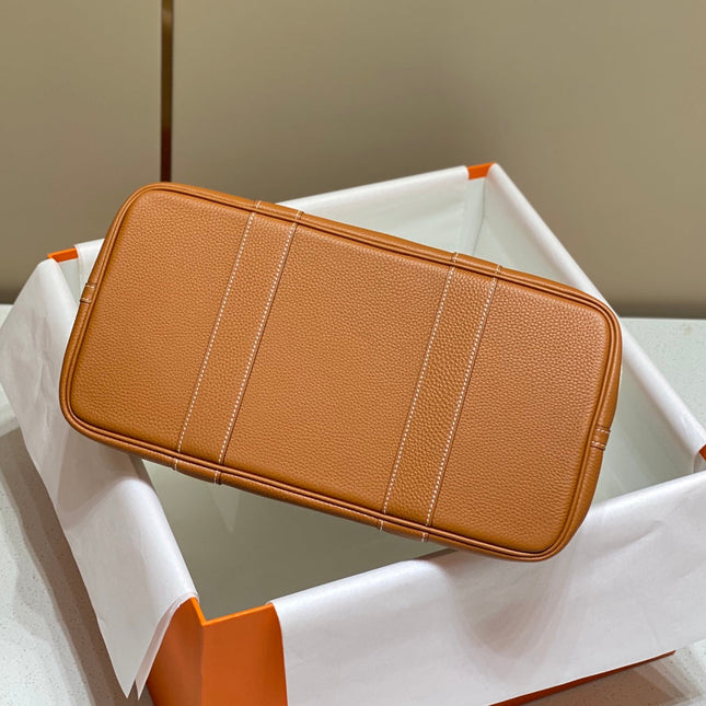 GARDEN PARTY 36CM IN WHITE TOILETS COTTON CANVAS AND BROWN CALFSKIN