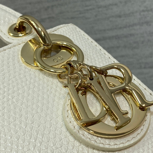 MINI LADY 17 BAG IN WHITE EMBOSSED LAMBSKIN WITH GOLDEN CLASP