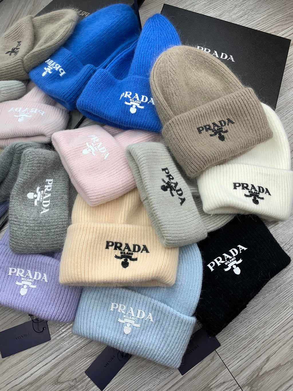 BEANIE HAT IN LIGHT BLUE WOOL 108744