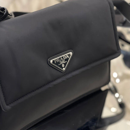 PRA CINI 23 MEDIUM BAG IN BLACK RE-NYLON WITH STRAP