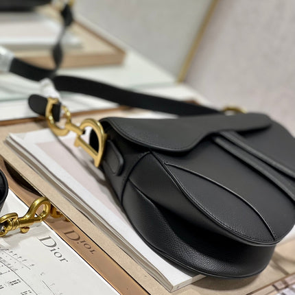 DIOR 26S SADDLE BAG 19 IN BLACK CALFSKIN GOLD-TONE HARDWARE