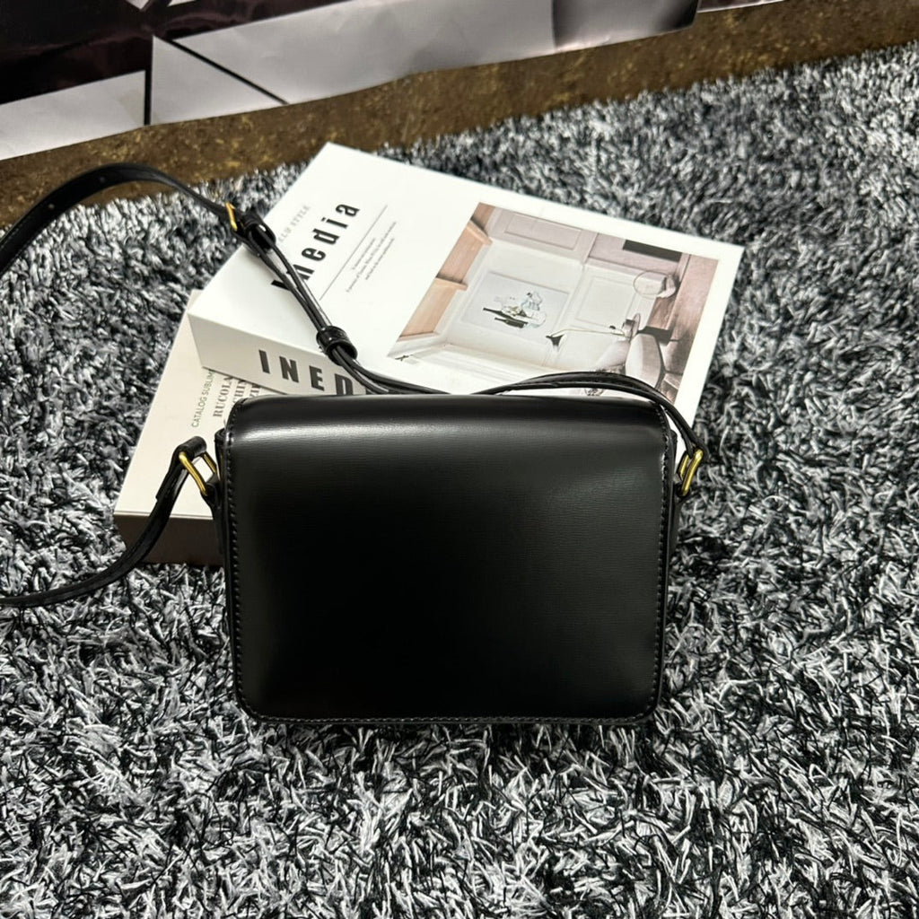 TRIOMPHE TEEN 18 BLACK COWHIDE LEATHER