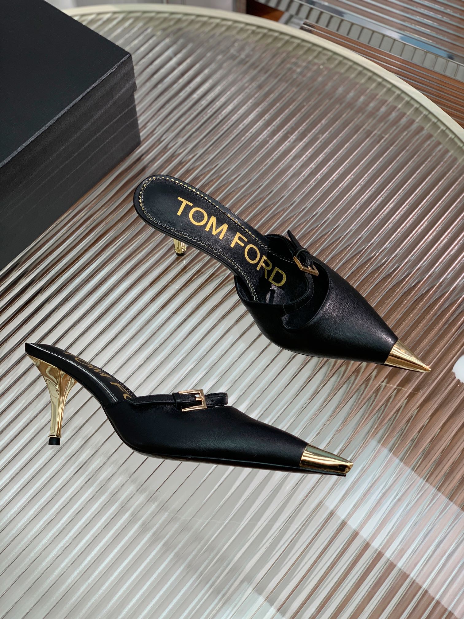 HIGH PUMP MULE 7 CM IN BLACK CALFSKIN