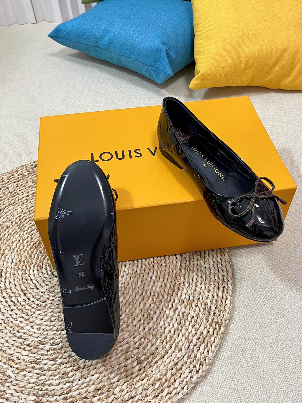 LV 26S BALLET FLATS IN BLACK  PATENT CALFSKIN WITH BOW