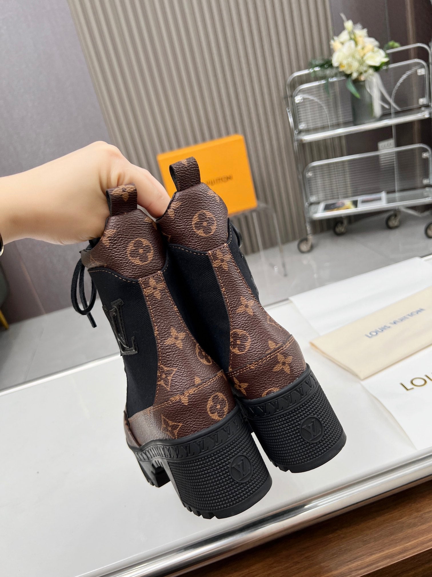 LAUREATE PLATFORM DESERT BOOT IN BLACK JACQUARD AND CHOCOLATE BROWN CALFSKIN