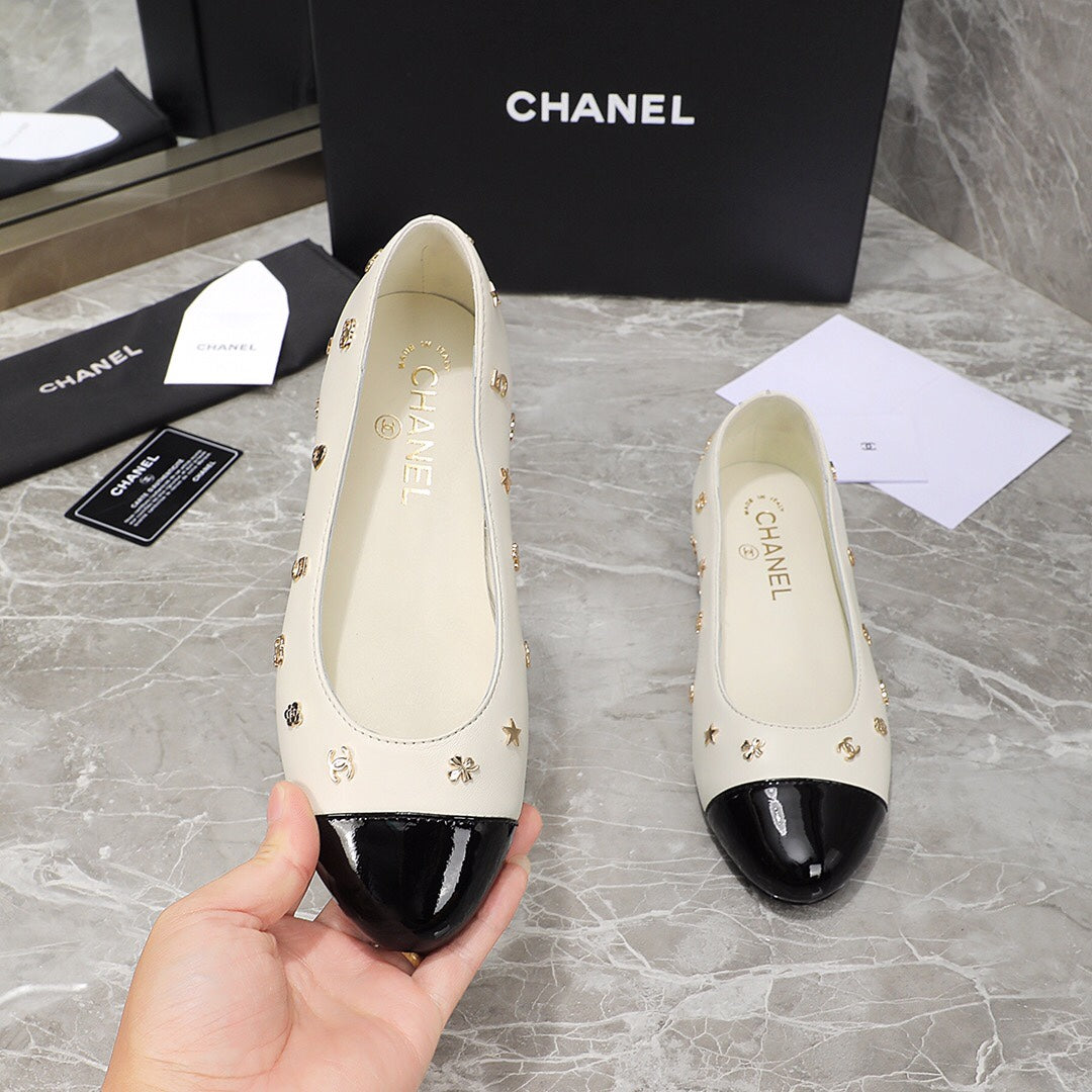 BALLET FLAT WHITE MIX BLACK SHEEPSKIN WITH RHINESTONES