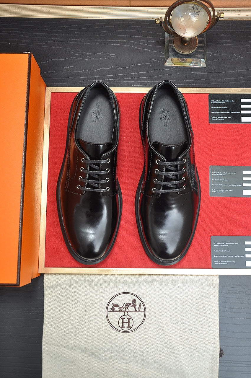 HM DANIEL TRAMPING SHOE GLOSSY BLACK CALFSKIN