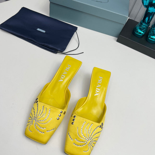 PRADA 26S MULE 40MM IN YELLOW SATIN CRYSTAL EMBELLISHED