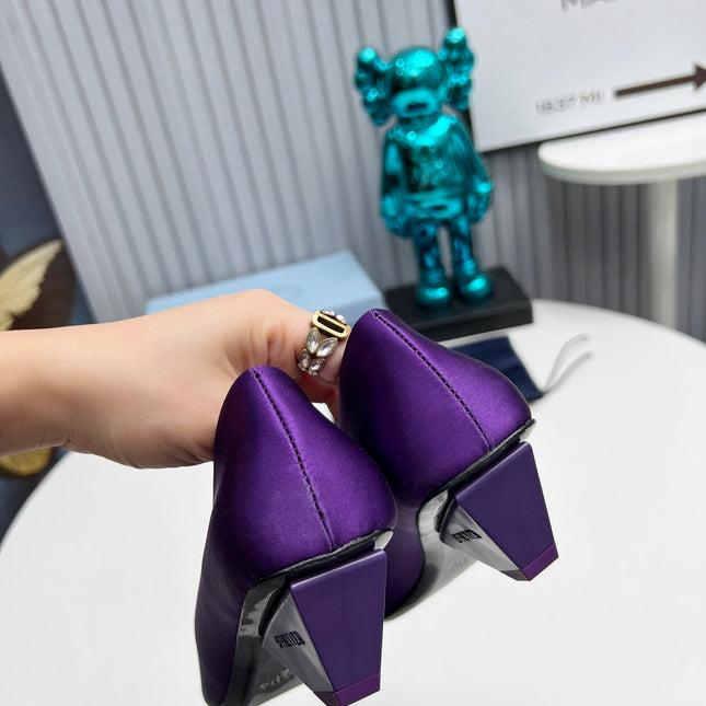 PRADA 26S POINTED TOE PUMPS 40MM IN PURPLE SATIN