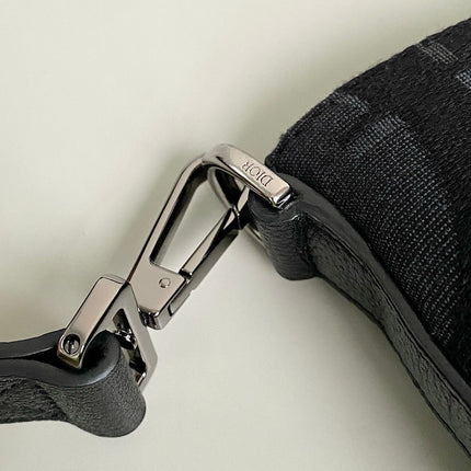 WEEKENDER 40 IN BLACK MAXI OBLIQUE JACQUARD