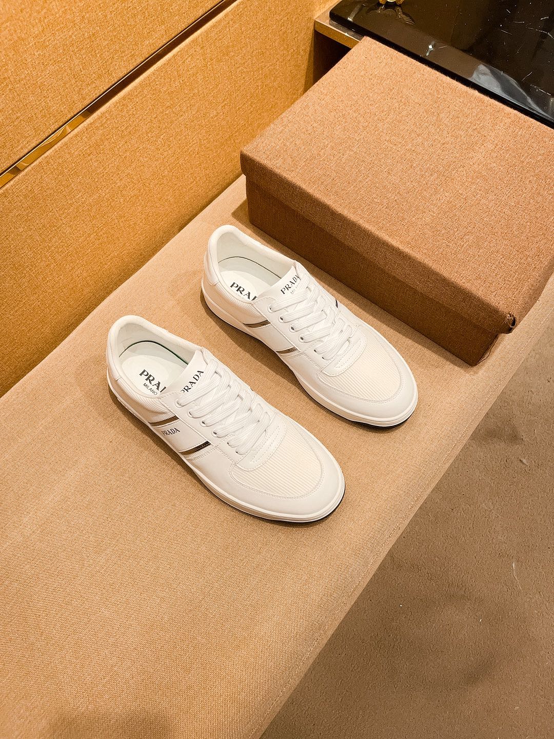 PRA SNEAKER IN WHITE CALFSKIN AND MESH BREATHABLE FABRIC