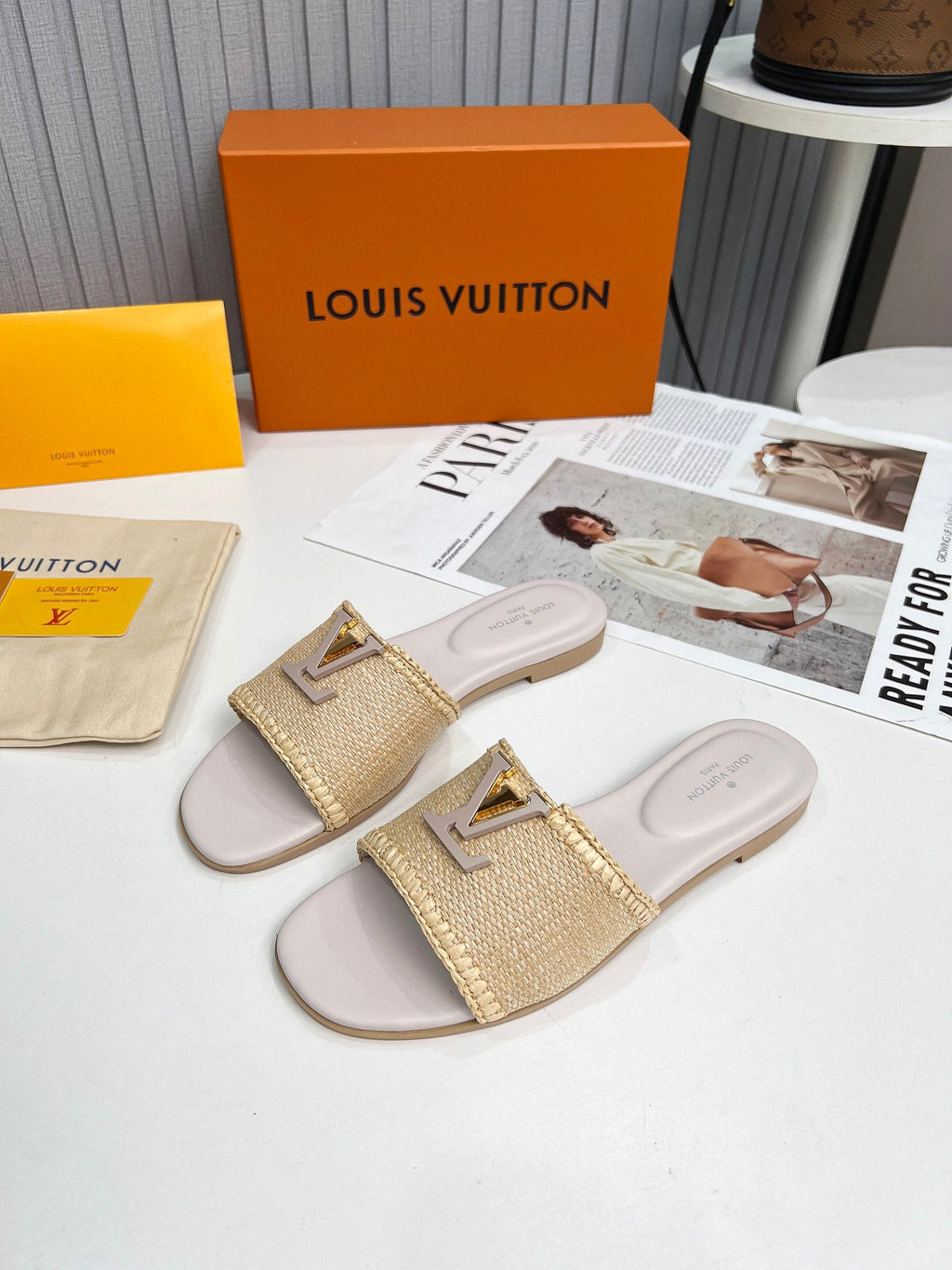 LV 26S FLAT SLIDES IN ASH BEIGE CALFSKIN AND RAFFIA