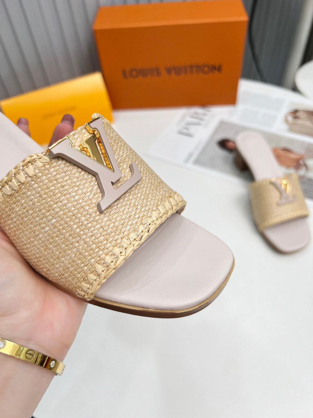 LV 26S CAPRI HIGH-HEELED MULES IN ASH BEIGE CALFSKIN AND RAFFIA
