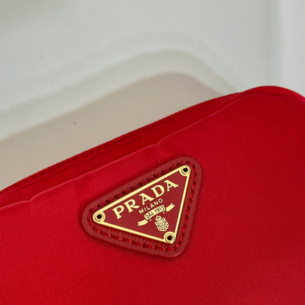 CLUTCH 12 IN PASSION RED RE-NYLON