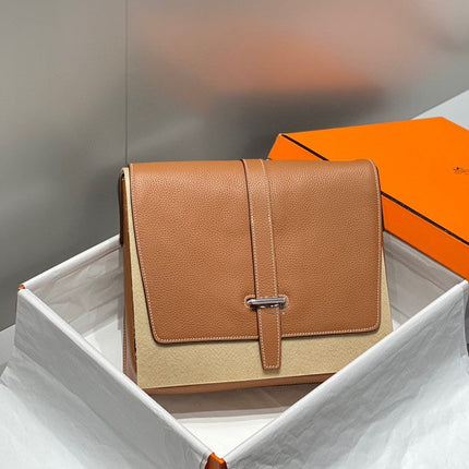 STEVE LIGHT JUNIOR MESSENGER BAG 27 IN GOLD TOGO CALFSKIN