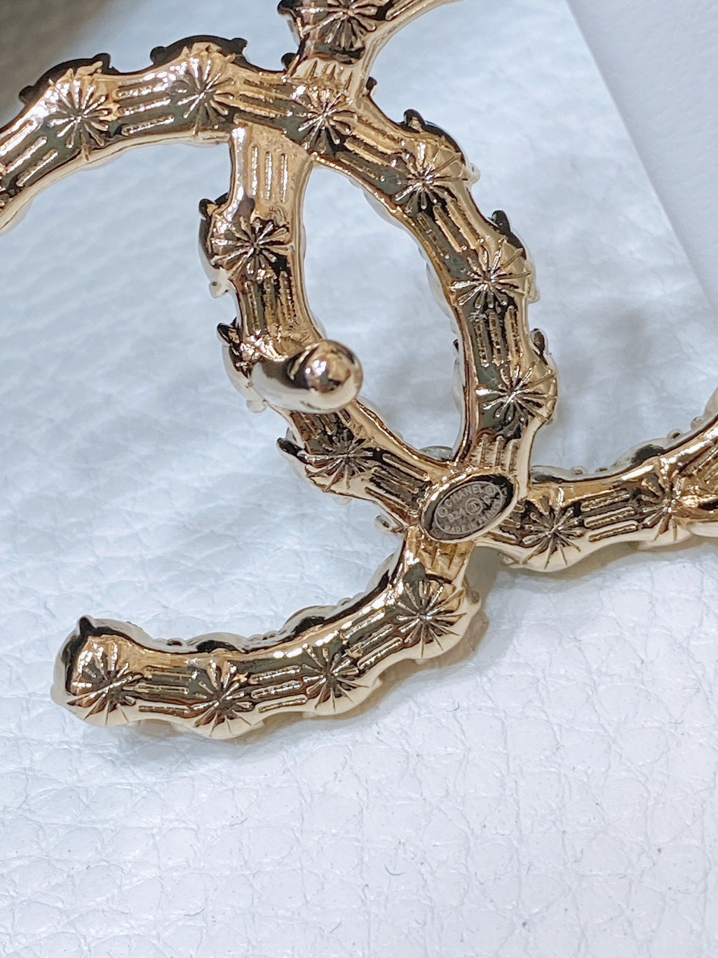 CC BELT 30 MM IN CHERRY RED CALFSKIN WITH COLORFUL RHINSTONES METAL LOGO