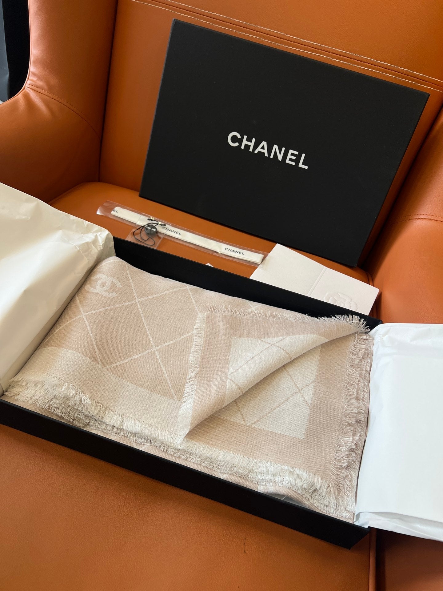 CHANEL 25S SCARF 140 IN WOOL SILK 700809