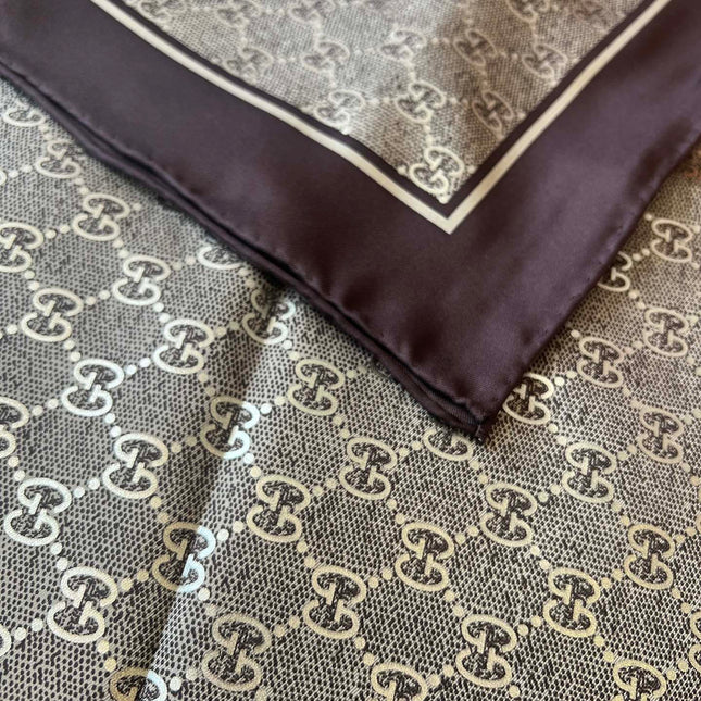 GUCCI 26S SCARF 90 IN SILK 816288