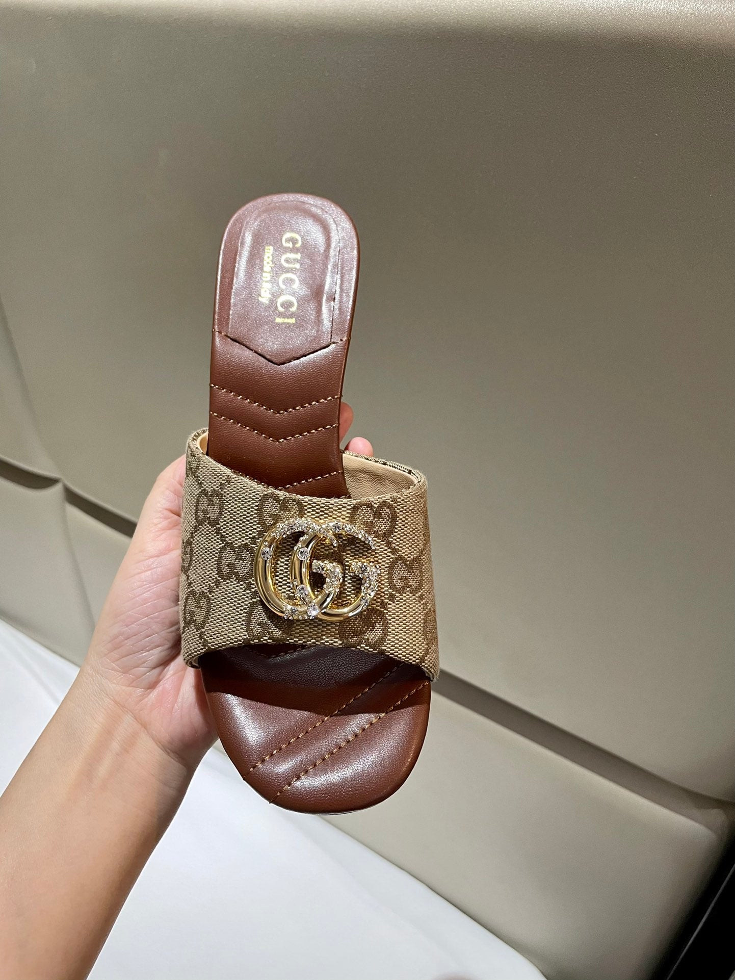 GG HIGH HEELS 70 IN BROWN LAMBSKIN GOLD HARDWARE WITH CRYSTALS