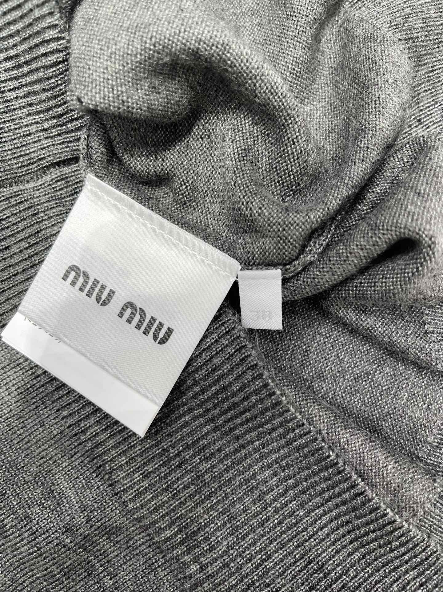 MIUMIU CARDIGAN STYLE 82