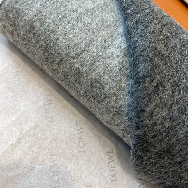 LOEWE 26S SCARF 180 IN CASHMERE WOOL 863828