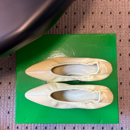 BOTTEGA VENETA 26S HIGH HEELS 40 MM IN CREAM WHITE CALFSKIN