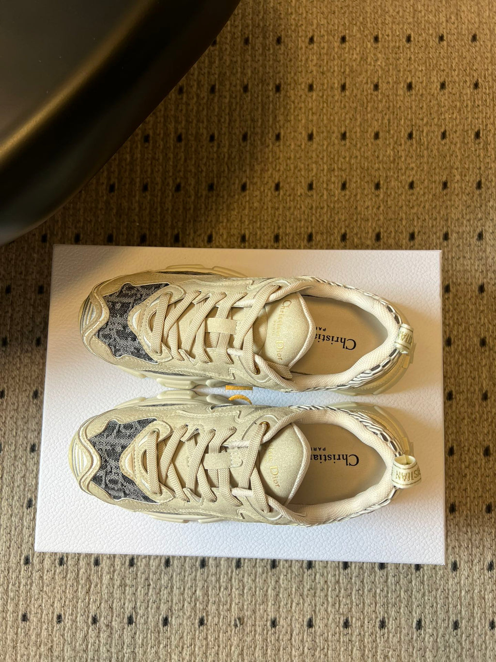 DIOR 26S VIBE SNEAKER 55MM IN DARK GRAY DIOR OBLIQUE LUSENTI EMBROIDERED COTTON AND BEIGE SUEDE