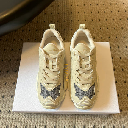 DIOR 26S VIBE SNEAKER 55MM IN DARK GRAY DIOR OBLIQUE LUSENTI EMBROIDERED COTTON AND BEIGE SUEDE