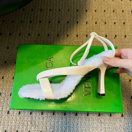 BOTTEGA VENETA 26S SQUARE-TOE HIGH-HEEL SANDALS 90 MM IN WHITE LAMBSKIN AND WOOL