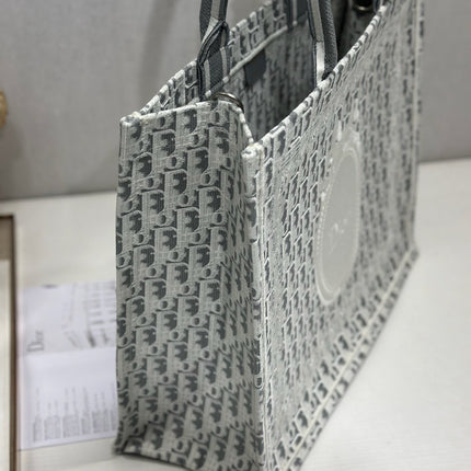 DIOR 26S BOOK TOTE BAG 42 IN GREY AND WHITE OBLIQUE JACQUARD